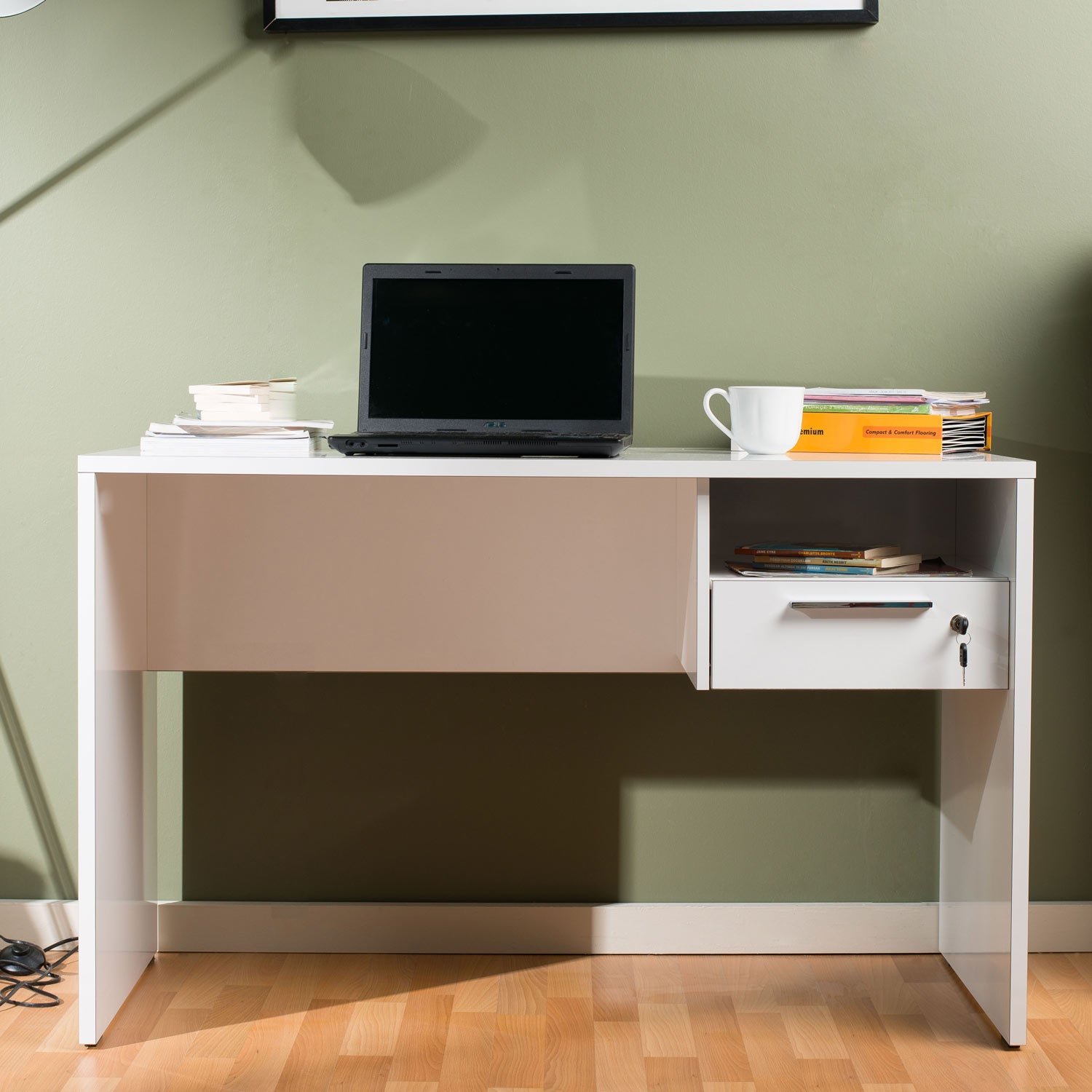 נירי לבן -  CMS510 - שולחן עבודה