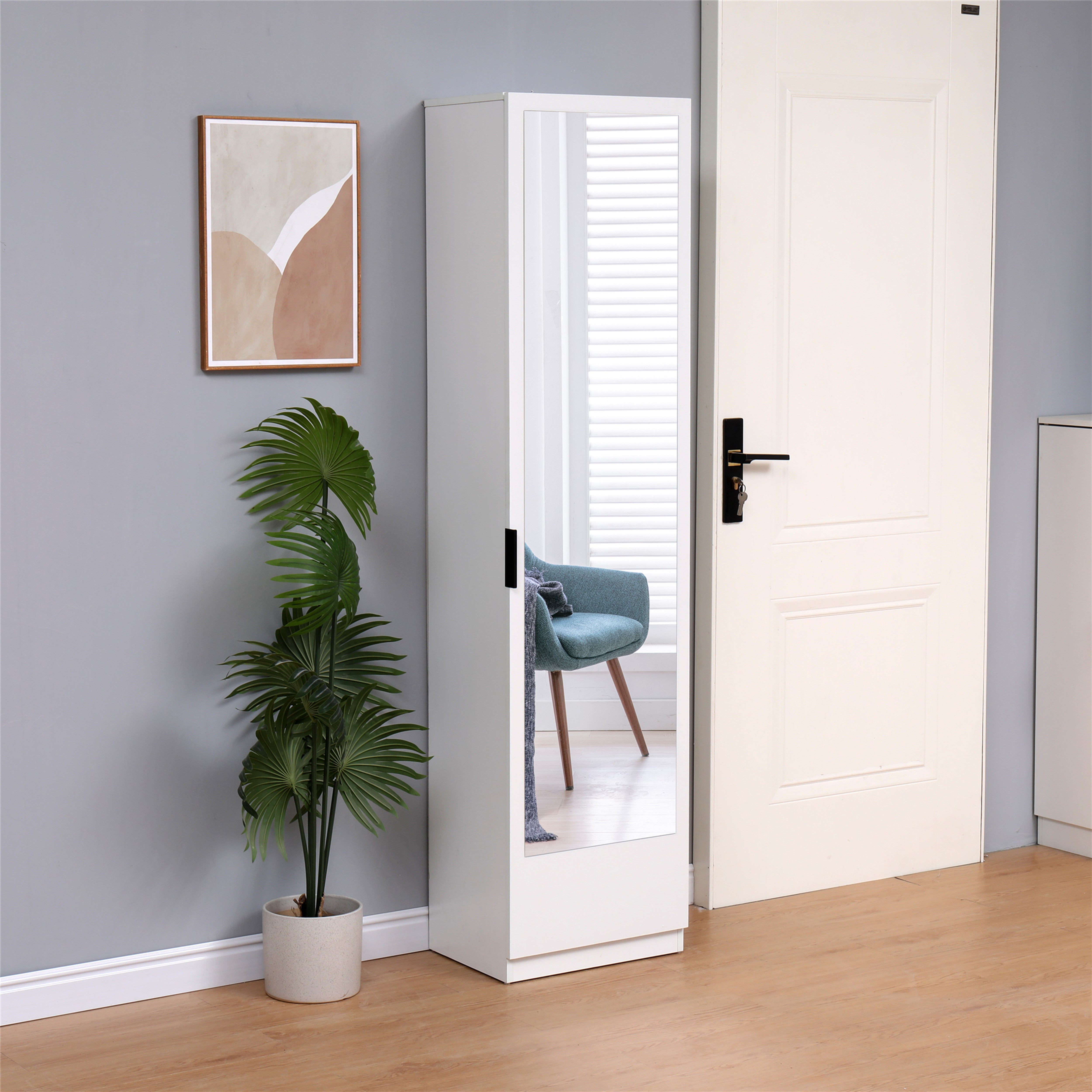 שגיא לבן – ארון מדפים עם מראה