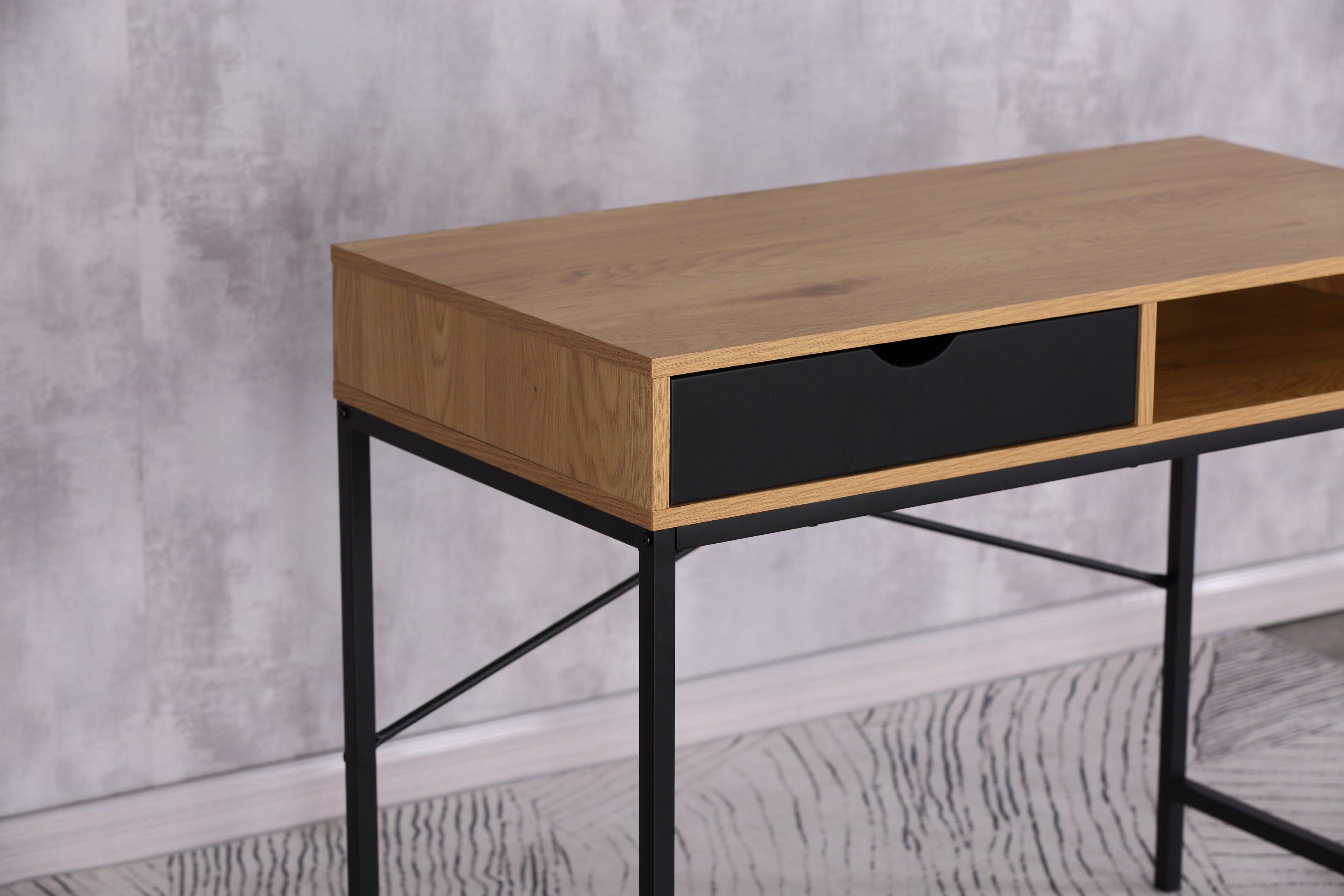 LOOM - 76LG- שולחן עבודה